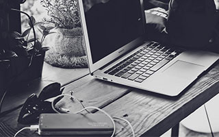 多特正与曼城商谈鲍勃转会，还有其他俱乐部对球员感兴趣